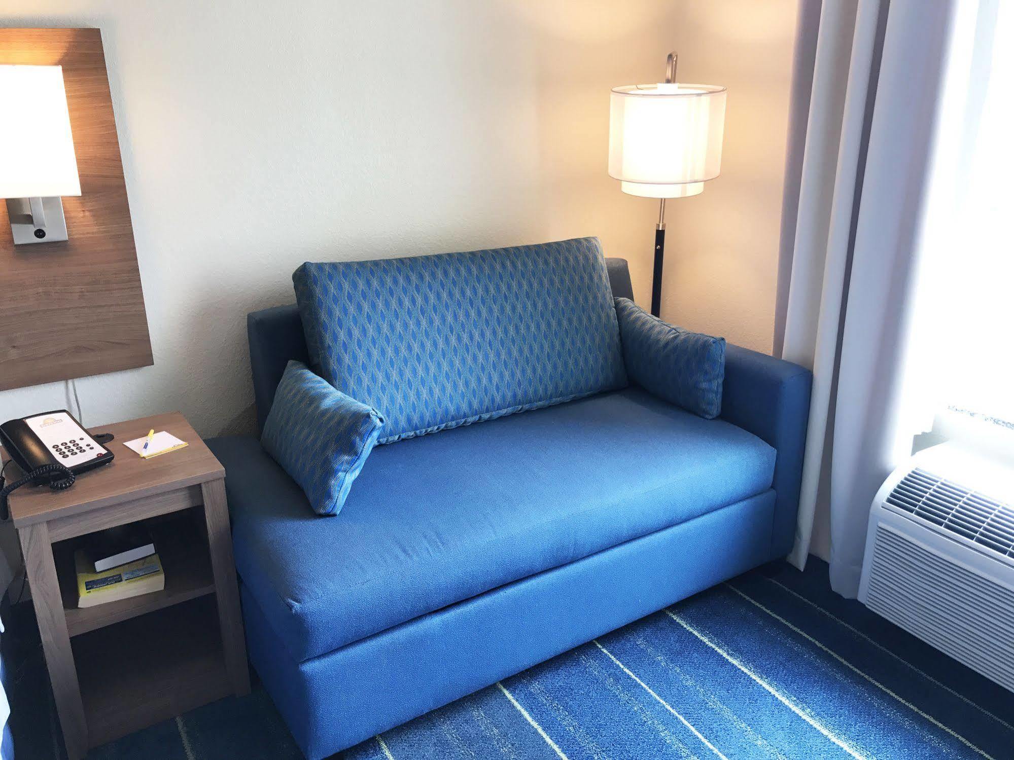 Days Inn By Wyndham Cadiz מראה חיצוני תמונה