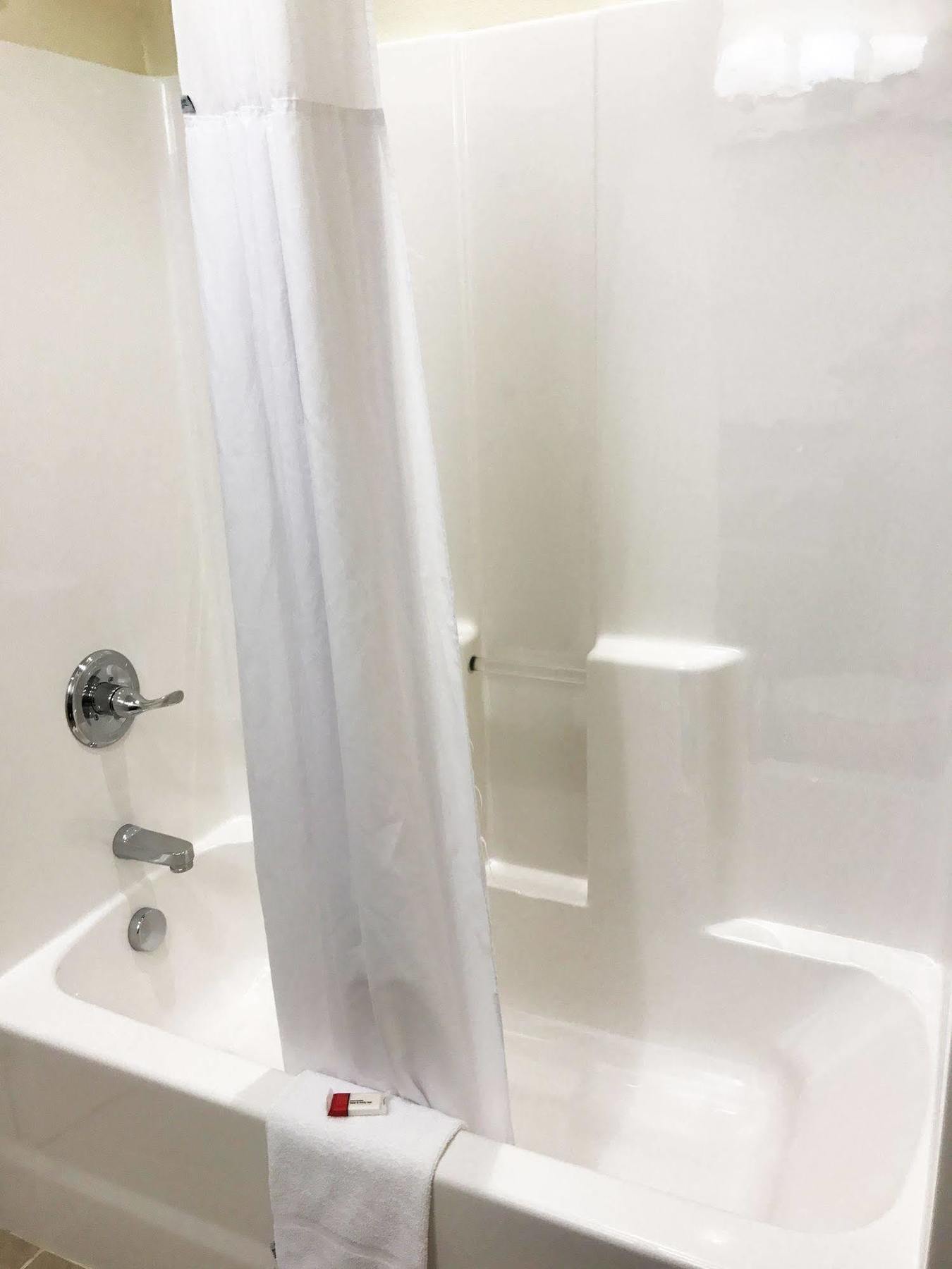 Days Inn By Wyndham Cadiz מראה חיצוני תמונה