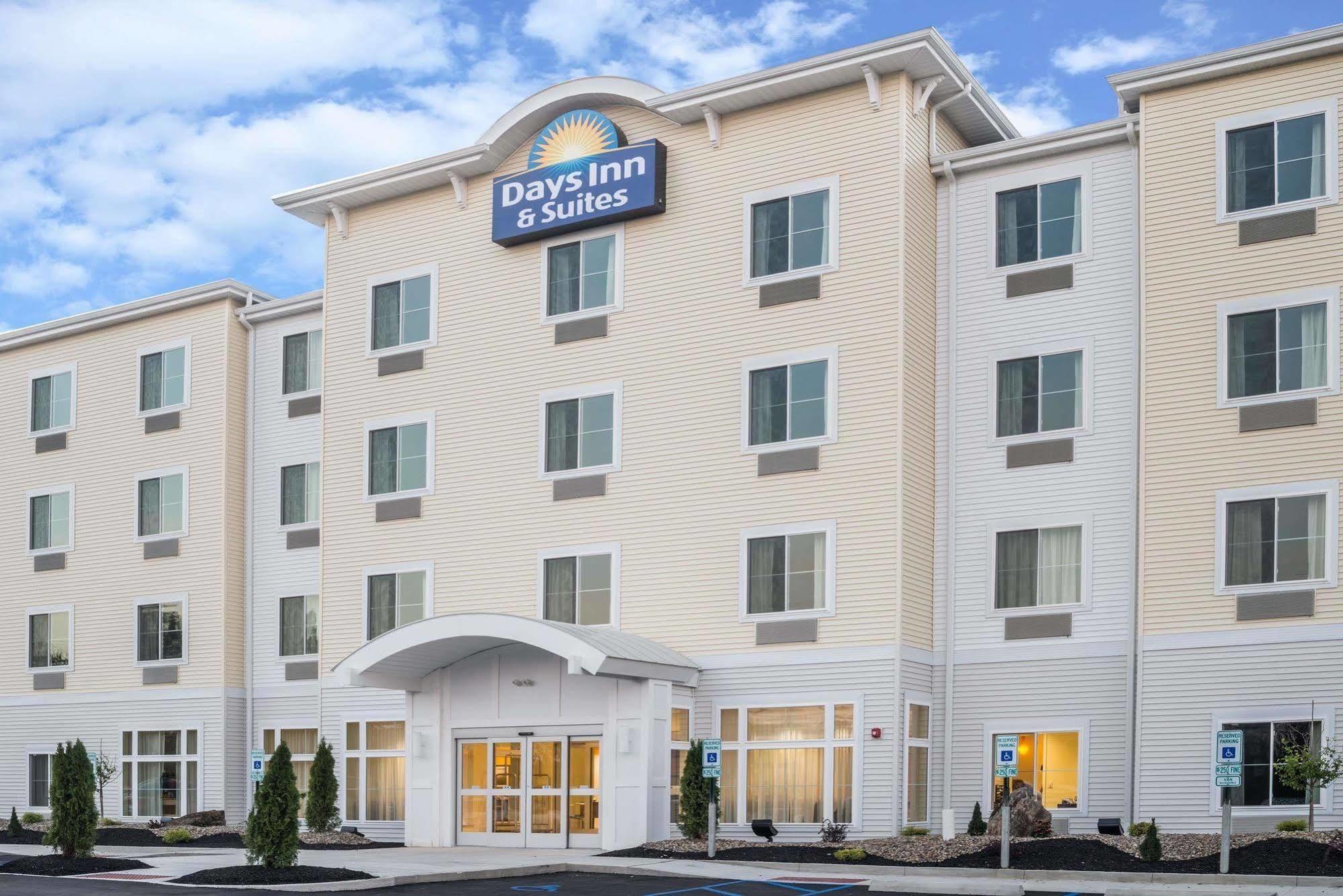Days Inn By Wyndham Cadiz מראה חיצוני תמונה