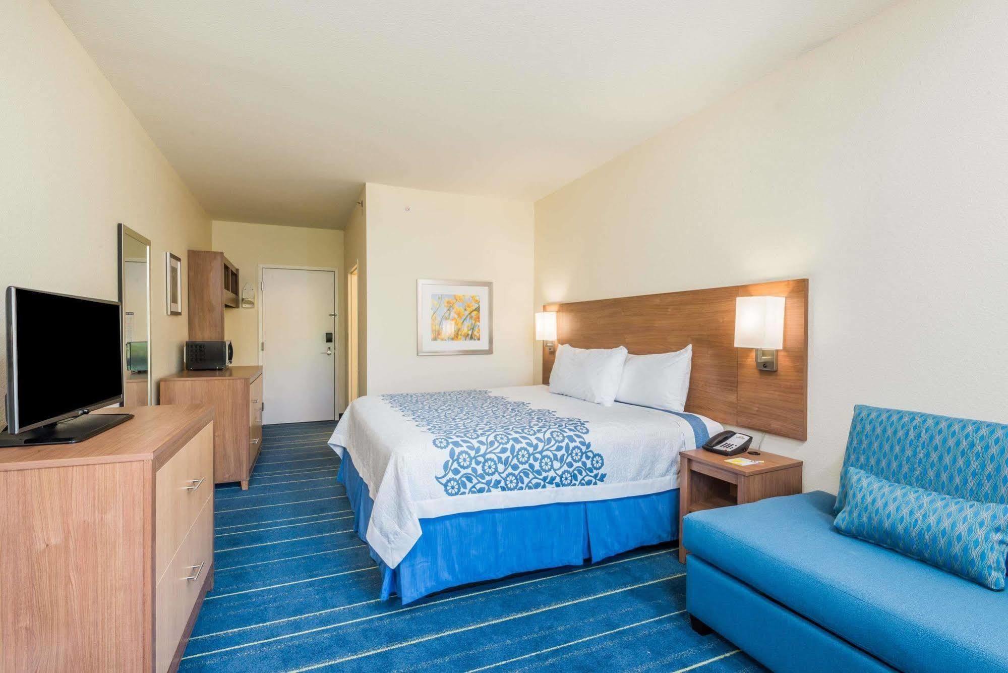 Days Inn By Wyndham Cadiz מראה חיצוני תמונה